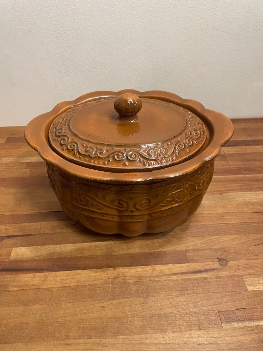 Stoneware Bean Pot Celebrating Home Collection Brown
